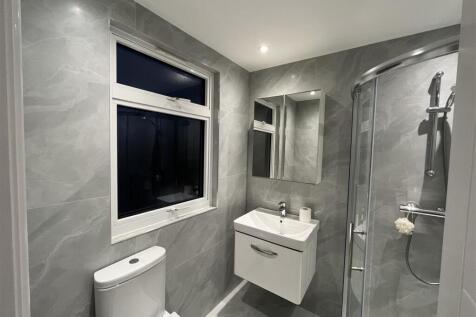 Loft Bathroom.JPG