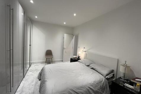 Master Bedroom 1.JPG