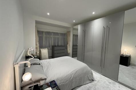 Master Bedroom.JPG