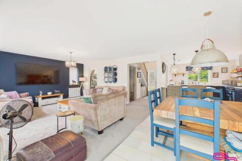 Open Plan Lounge Diner