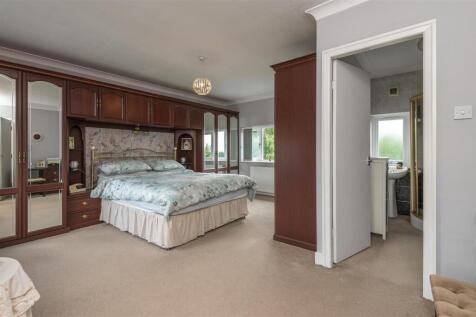 Guest Master Bedroom