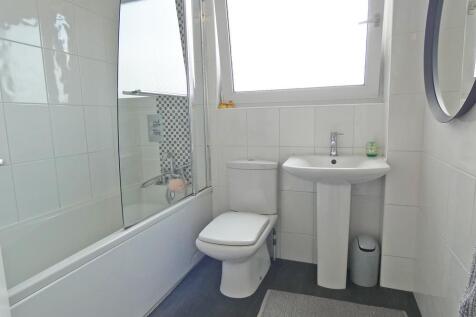 2290bathroom.jpg