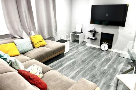 Living room 22.jpg