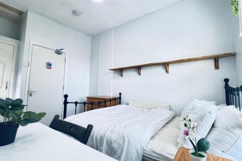 ROOM 2