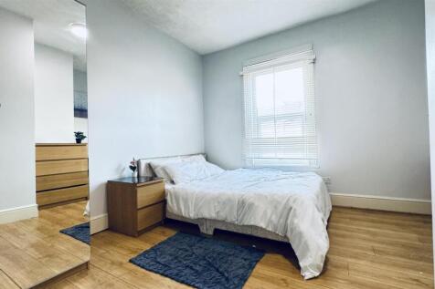 ROOM 4