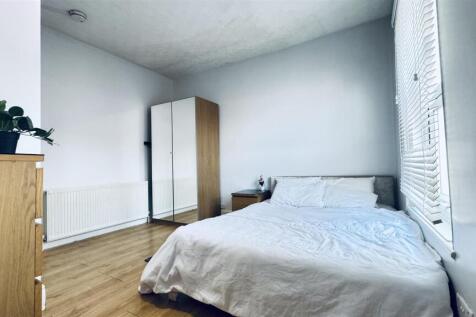 ROOM 4