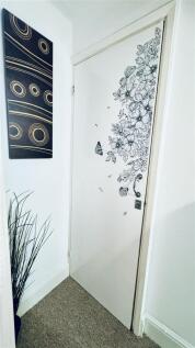 TOILET/BATHROOM