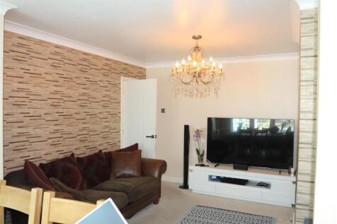 Rear lounge/dining room