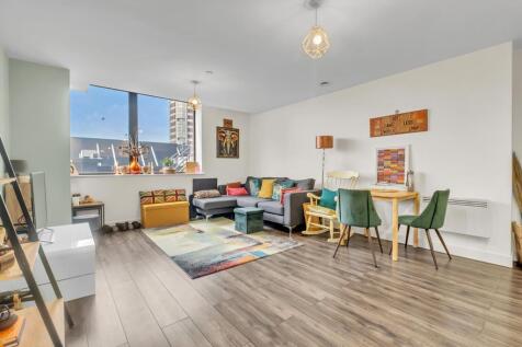 Open plan Lounge/Kitchen