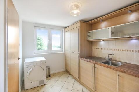 06 - Kitchen 2.jpg