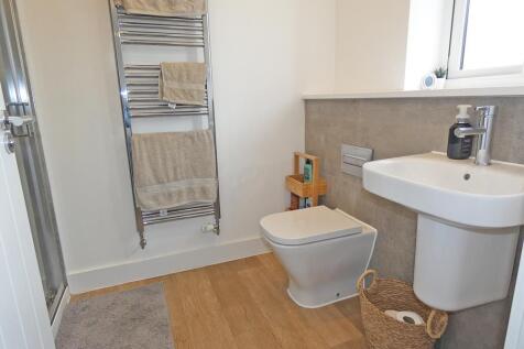 2292ensuite.jpg