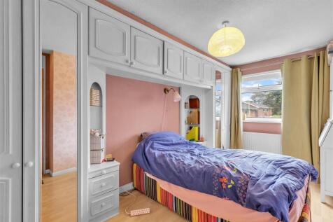 Bed 1a.jpg