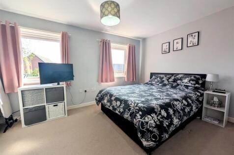 main bedroom 1.jpg