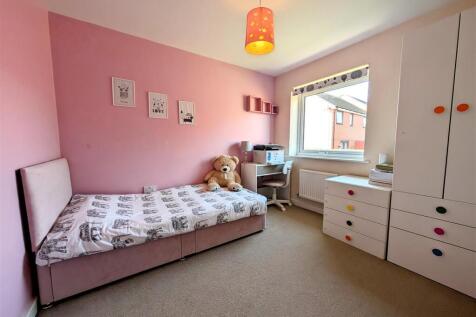 2nd bedroom 1.jpg