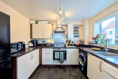 kitchen 1 edit.jpg