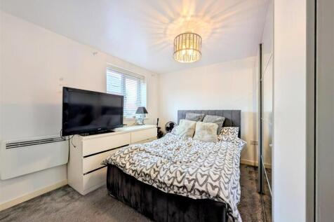 main bedroom 1.jpg