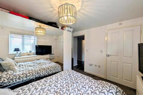 main bedroom 2.jpg