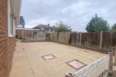 Garden Patio.jpg