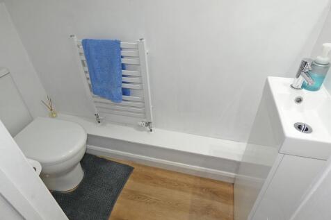 2293cloakroom.jpg