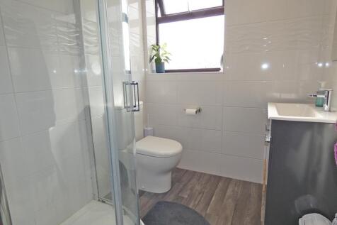 2293showerroom.jpg