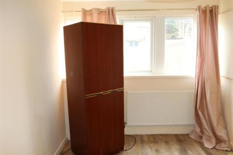 Ground floor rear room 4