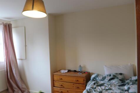 Ground floor rear room 4