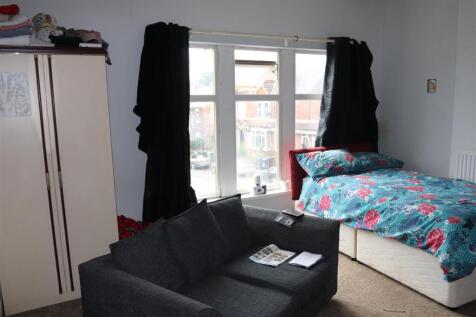 First floor front bedroom 5