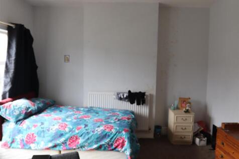 First floor front bedroom 5