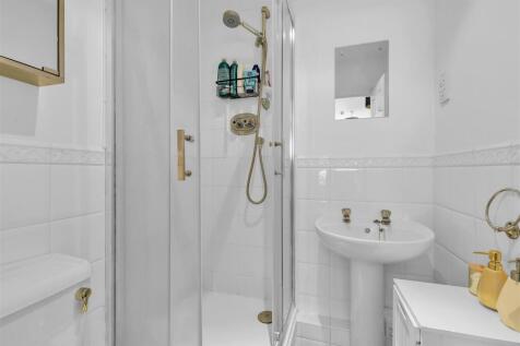 ensuite.jpg