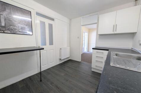 kitchen 2.jpg