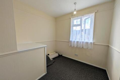 3rd bedroom 1.jpg