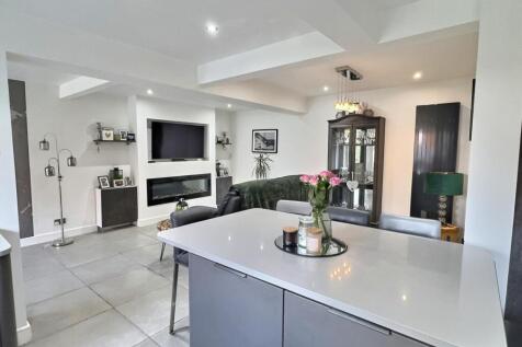 Open Plan Kitchen Diner &amp; Lounge