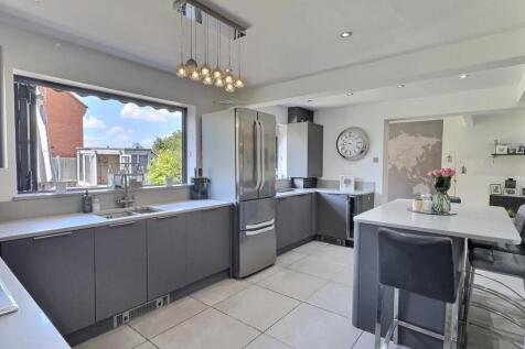 Open Plan Kitchen Diner &amp; Lounge