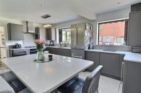 Open Plan Kitchen Diner &amp; Lounge