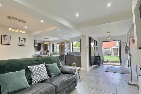 Open Plan Kitchen Diner &amp; Lounge