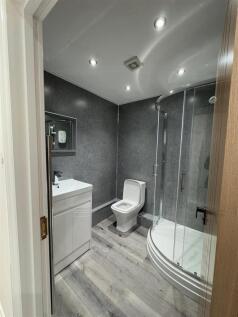 bathroom .jpg
