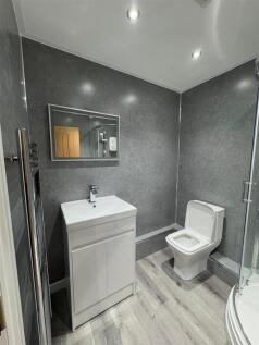 bathroom (2).jpg