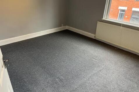 Bedroom 1.jpg