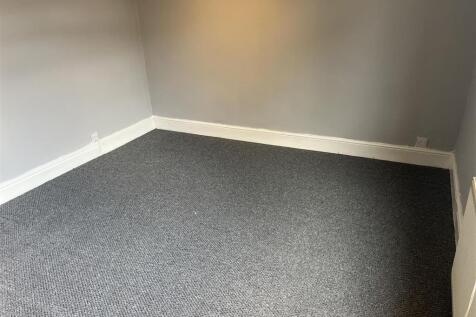 Bedroom 11.jpg