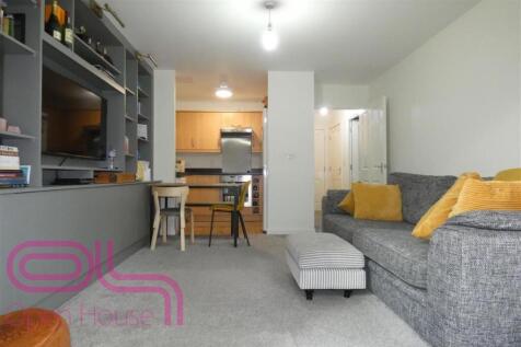 Smoothfield - Living Room 2 of 2.jpg