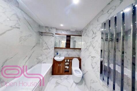 Blenheim - Bathroom.jpg