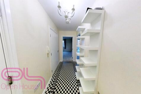 Blenheim - Hallway.jpg