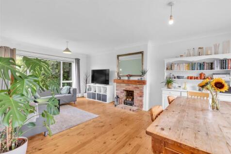 living room 1a.JPG