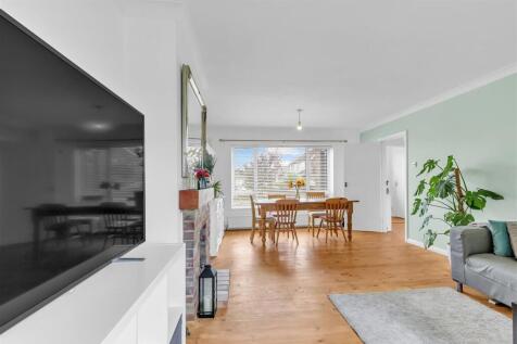 living room 1b.JPG