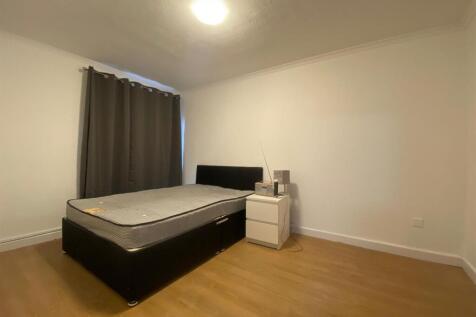 Bedroom..jpg