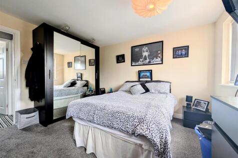 main bedroom 2.jpg