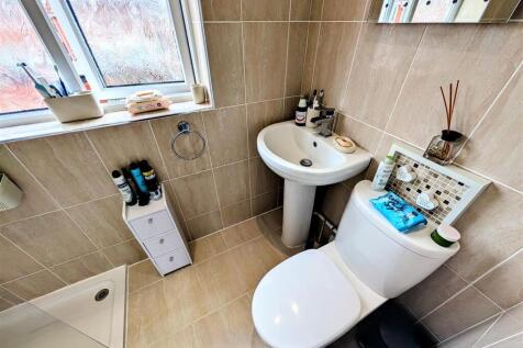 en suite 1.jpg