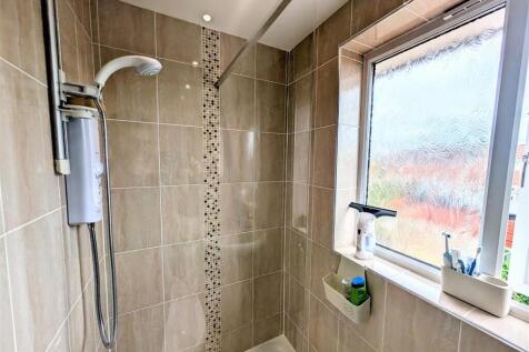 en suite 2.jpg