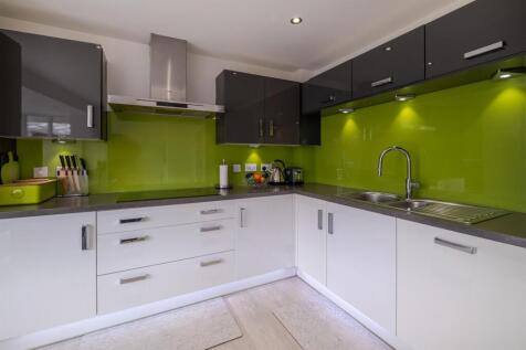 Kitchen 1.jpg