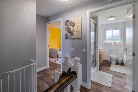 Hallway 2.jpg